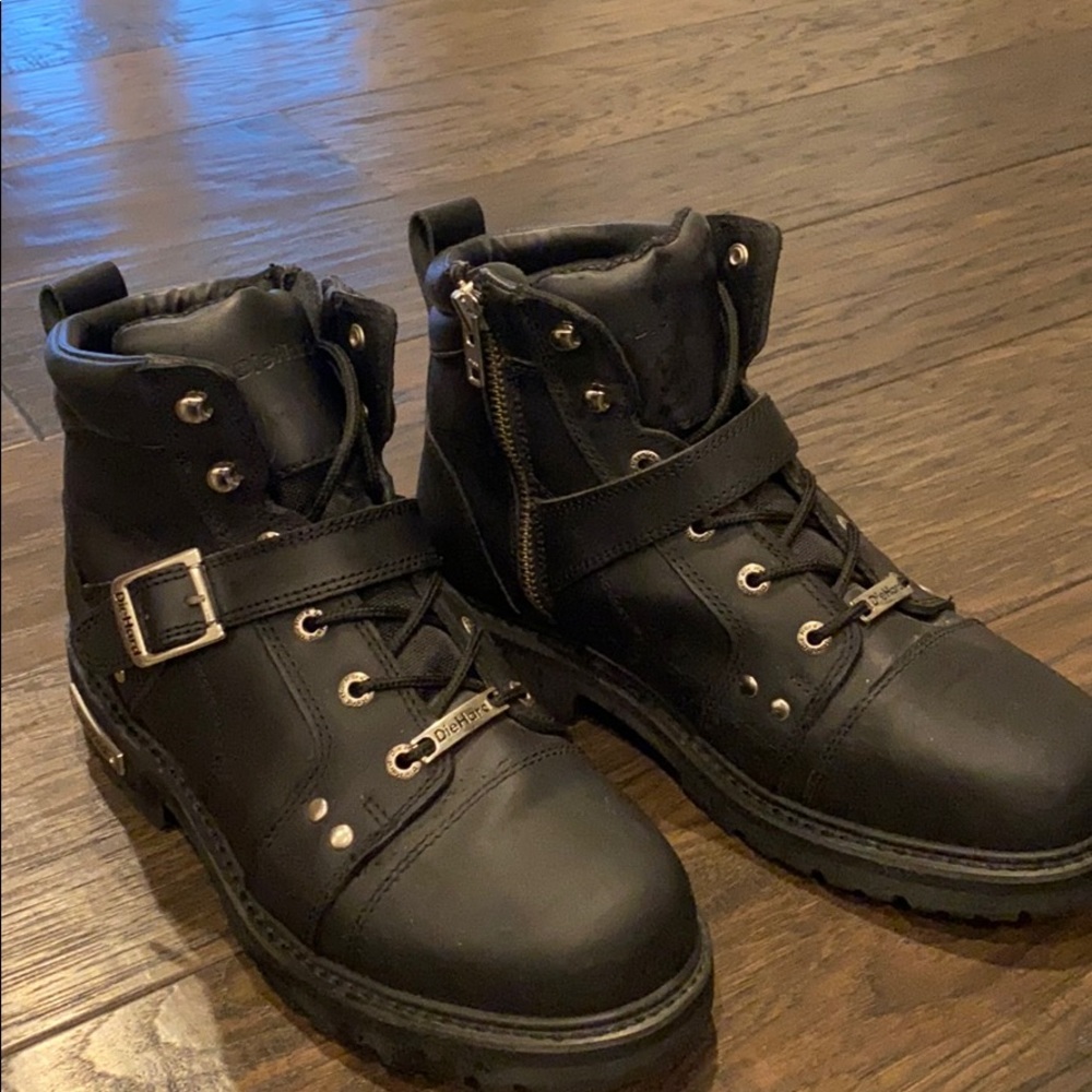 Men’s motorcycle boots